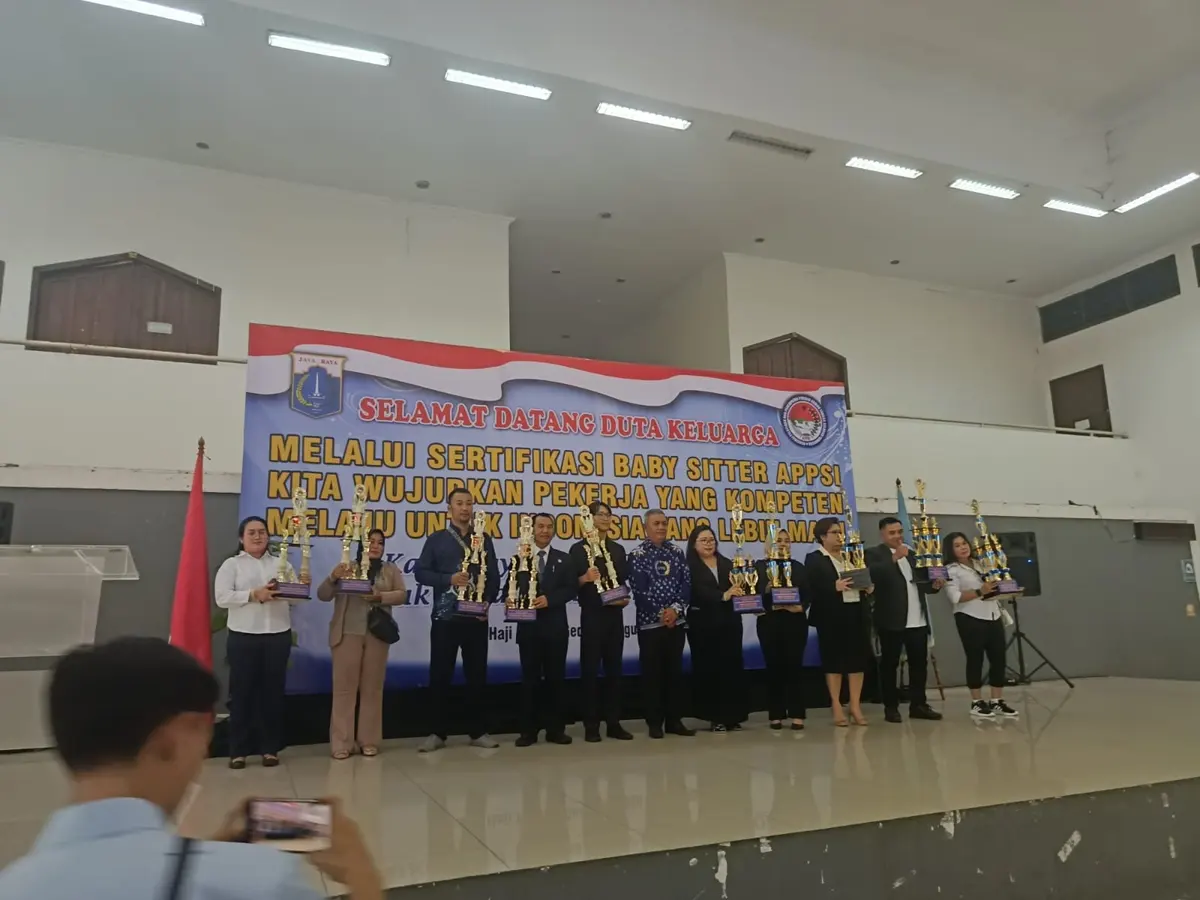 Momen penghargaan peserta CV Mulia Utama Mandiri